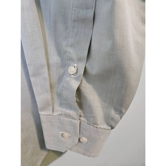 Janek Exclusive light green button down shirt. Size 41/16. - Picture 4 of 4